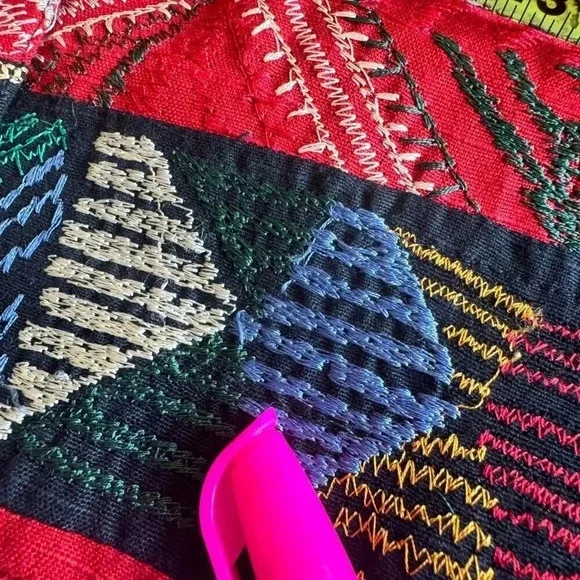 Vintage red and black  embroidered cotton vest - Picture 8 of 11